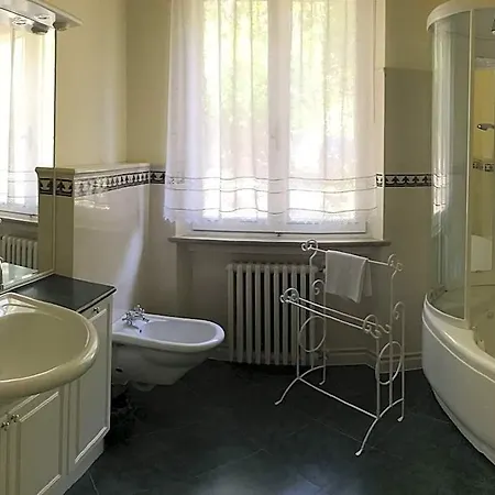 In By Garda Villa *