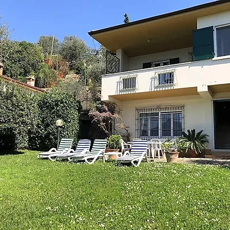In By Garda Villa